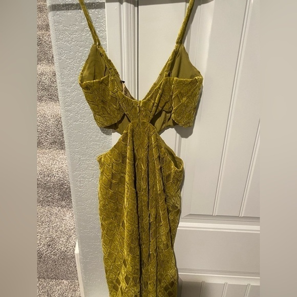 HOUSE OF HARLOW 1960 x REVOLVE Francia Maxi velvet green Dress - Picture 7 of 11